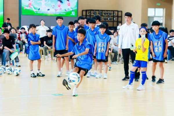 深资管 “未来讲堂”走进张家港：开启激情与梦想的足球之旅
