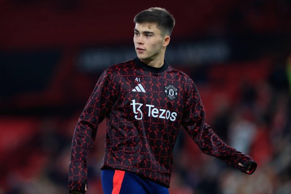 富隆咨询 记者：曼联负担阿玛斯外租谢周三所有费用，包括薪水、住宿和奖金